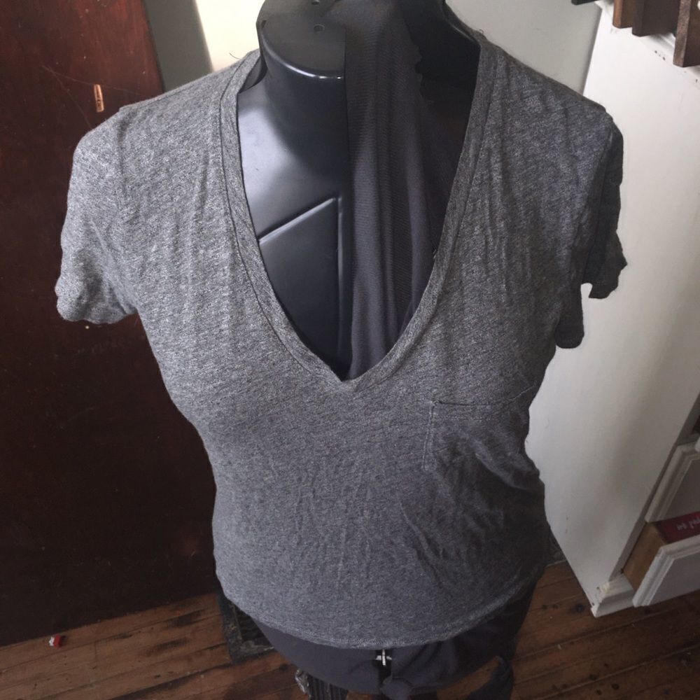Madewell heathered gray v-neck knit shirt sleeve shirt